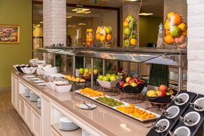 2 restaurants; breakfast, lunch, dinner and brunch served  - Festa Via Pontica (Pomorie)