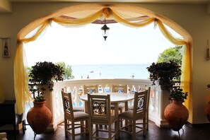 Breakfast, lunch and dinner served - Royal Park Hotel - All Inclusive (Elenite)