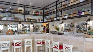 Spécialités Cuisine locale et internationale