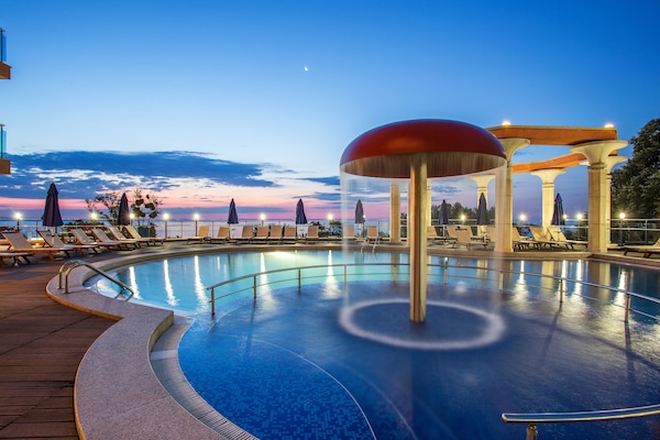 Indoor pool, outdoor pool