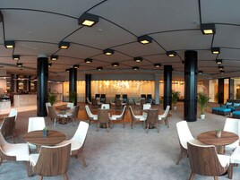 2 bares, salón en el lobby