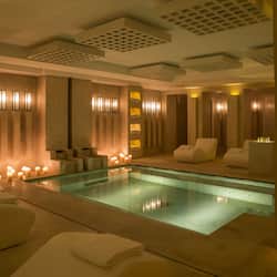 Indoor pool, 3 outdoor pools