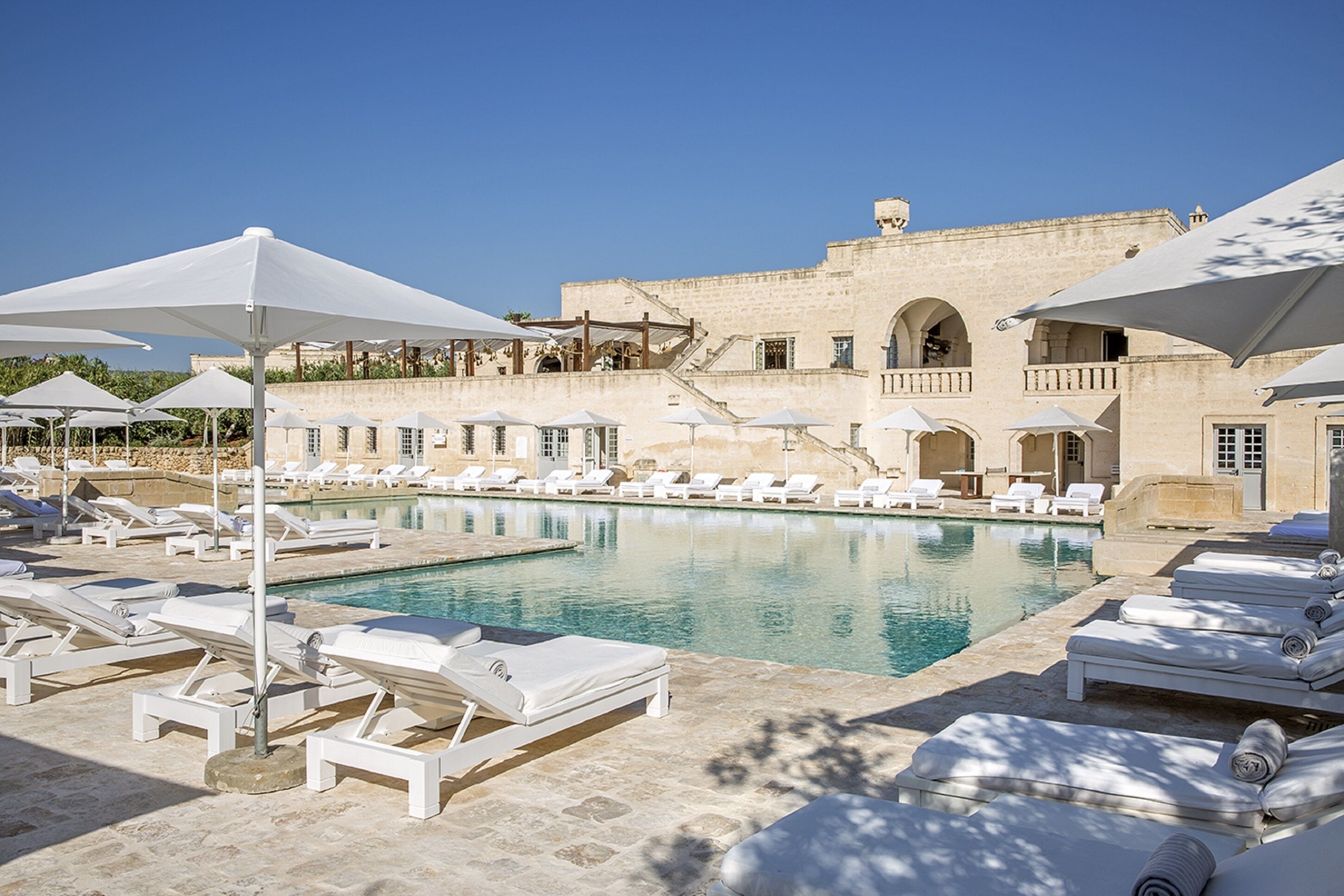 indoor pool, 3 outdoor pools