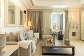 Minibar, in-room safe, desk, blackout curtains