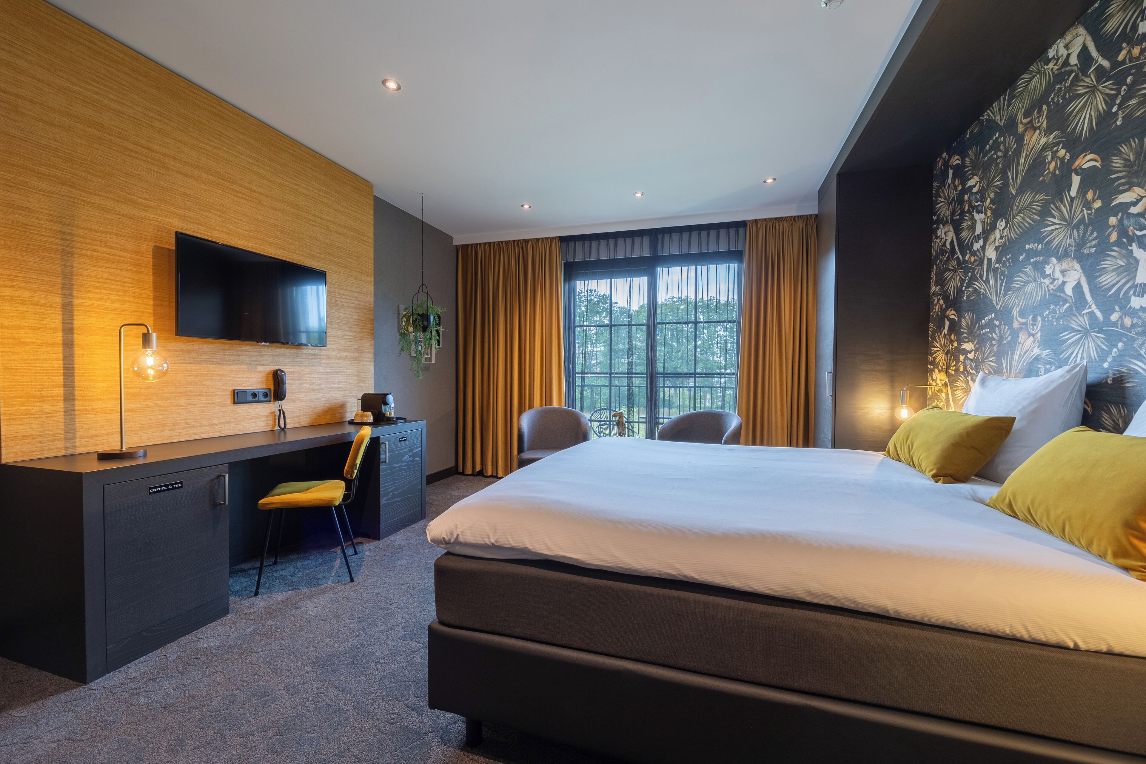 memory-foam beds, in-room safe, desk, blackout curtains