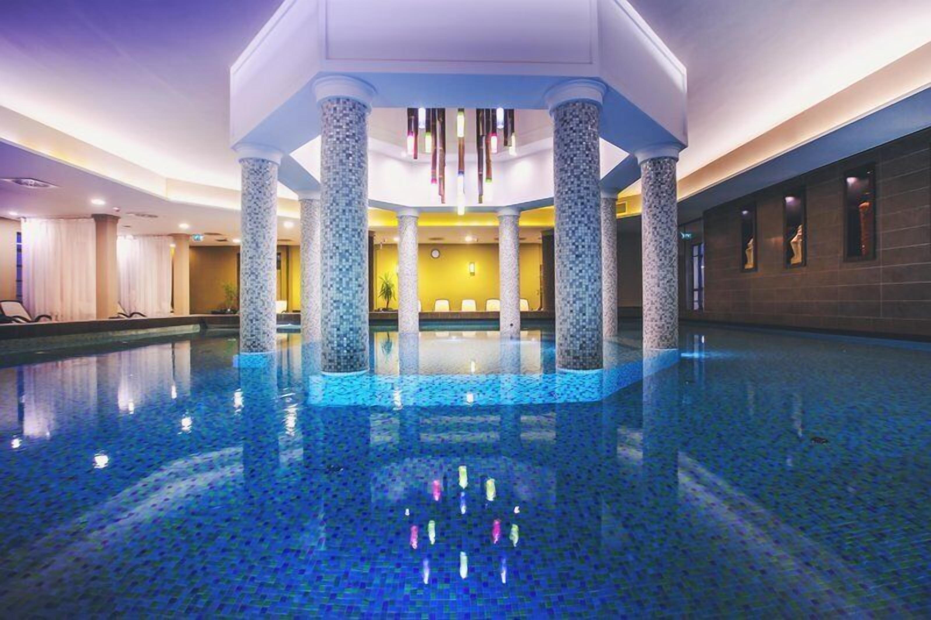 Una piscina techada