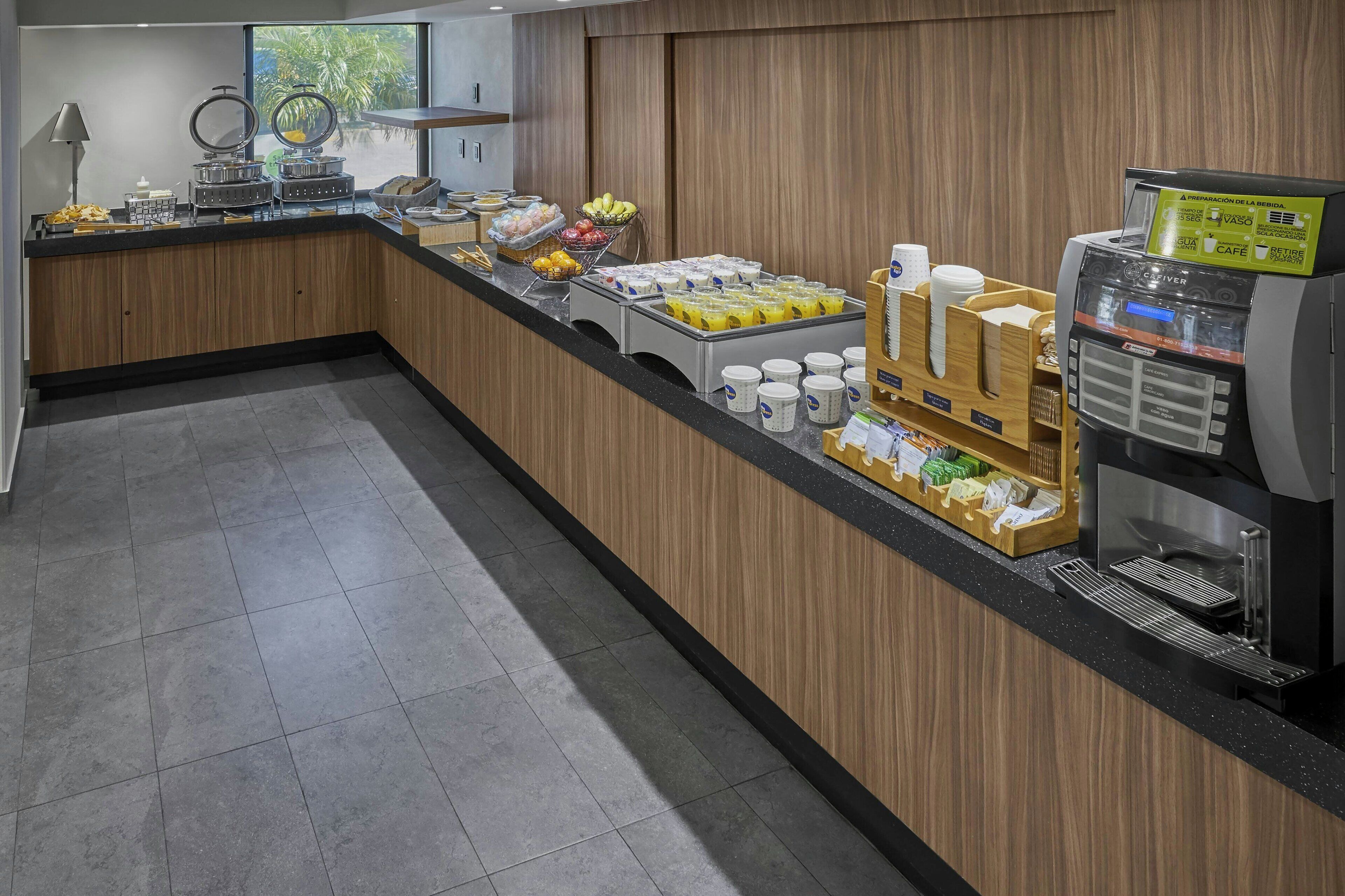 free daily continental breakfast