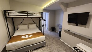 Frette Italian sheets, pillowtop beds, minibar, individually furnished - Istanbul Holiday Hotel (Istanbul)