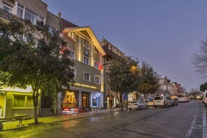 Exterior - Istanbul Holiday Hotel (Istanbul)