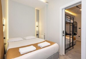 義大利 Frette 床單、舒適加層、迷你吧、布置獨特