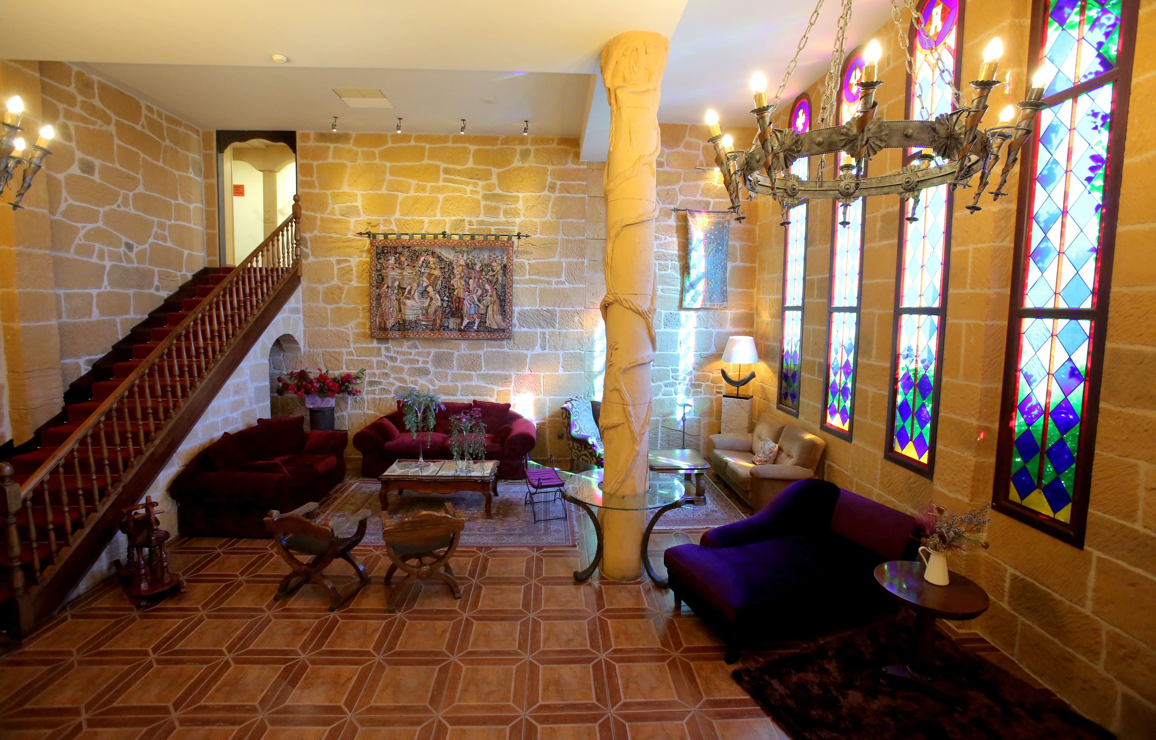 Coin salon dans le hall