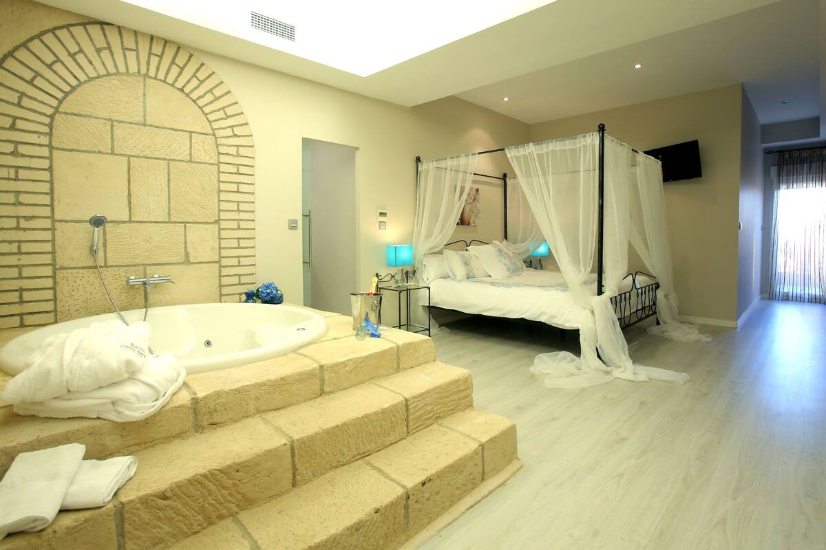 superior grand luxury suite with bathtub | in-room safe, individually decorated, individually furnished