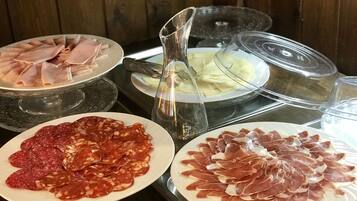 Daily buffet breakfast for a fee