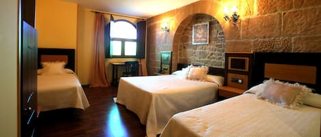 Cofres nos quartos, individualmente decorados