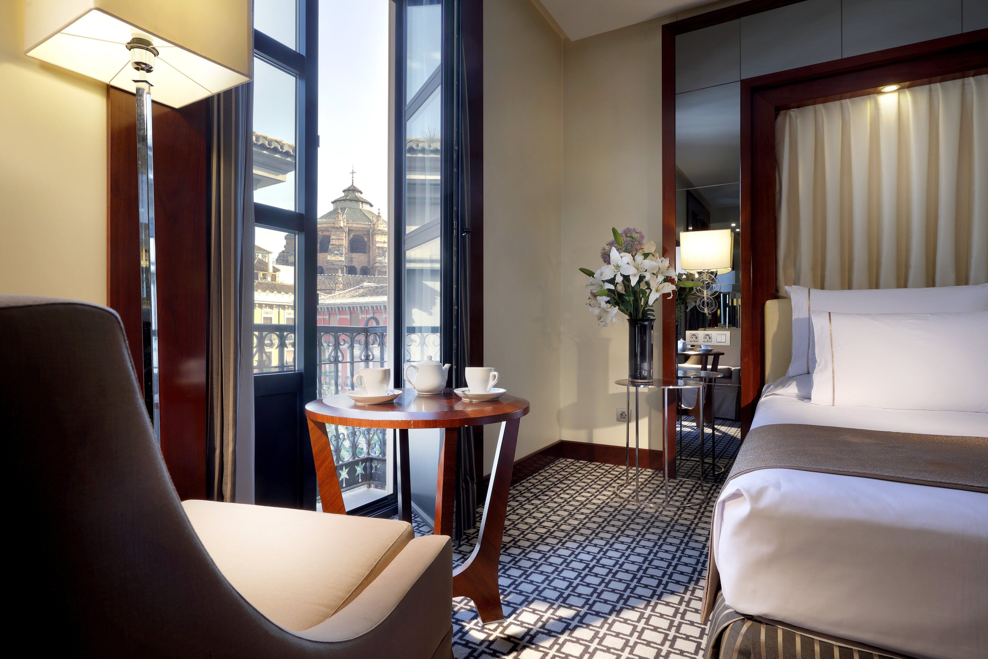 Minibar, in-room safe, desk, soundproofing