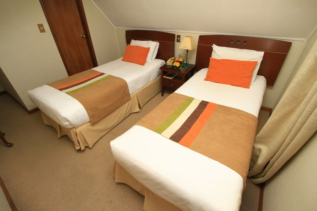 room, 2 single beds, non smoking | 1 bedroom, minibar, in-room safe, free wifi