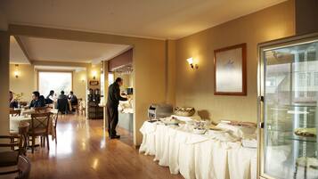 Desayuno completo incluido todos los días