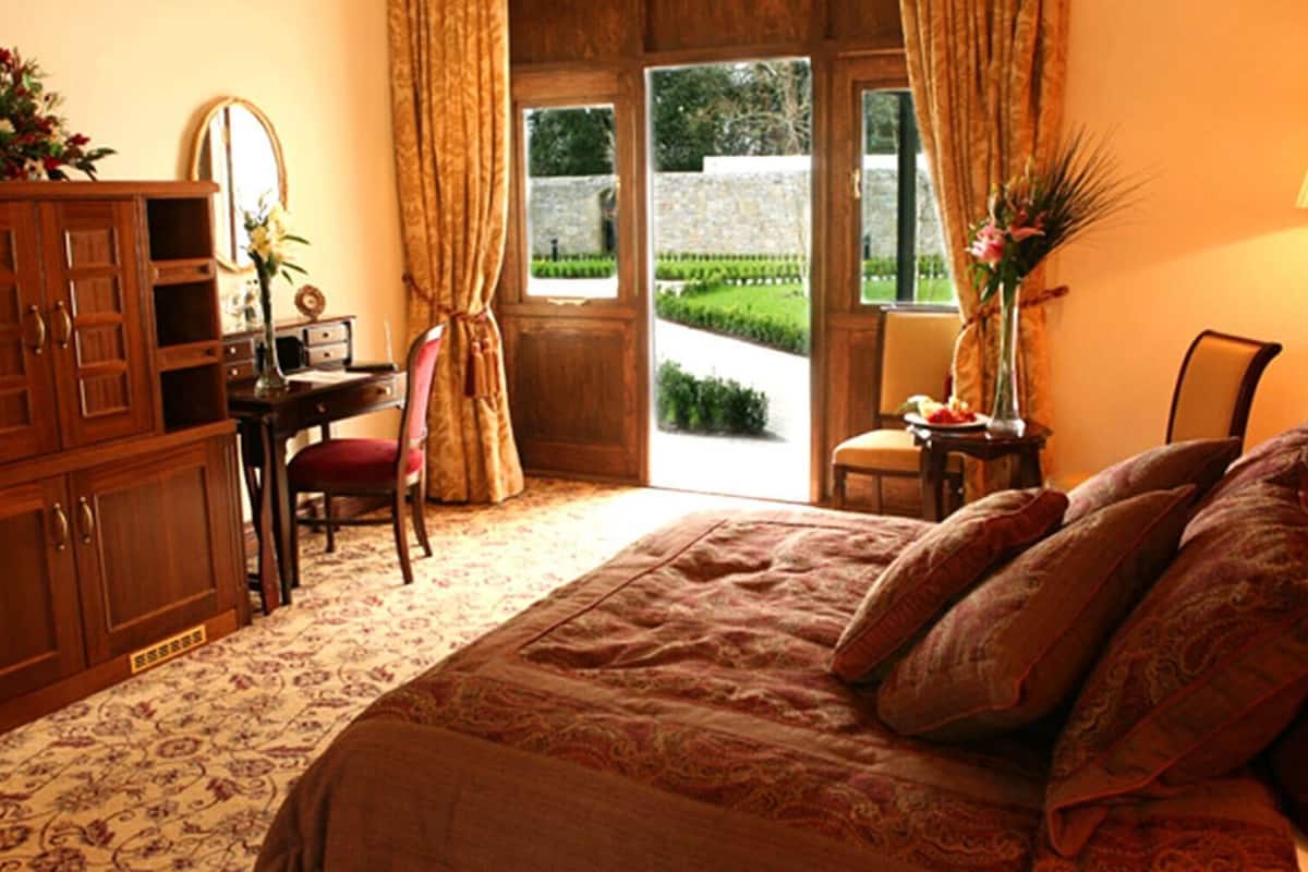 in-room safe, desk, iron/ironing board, free wifi