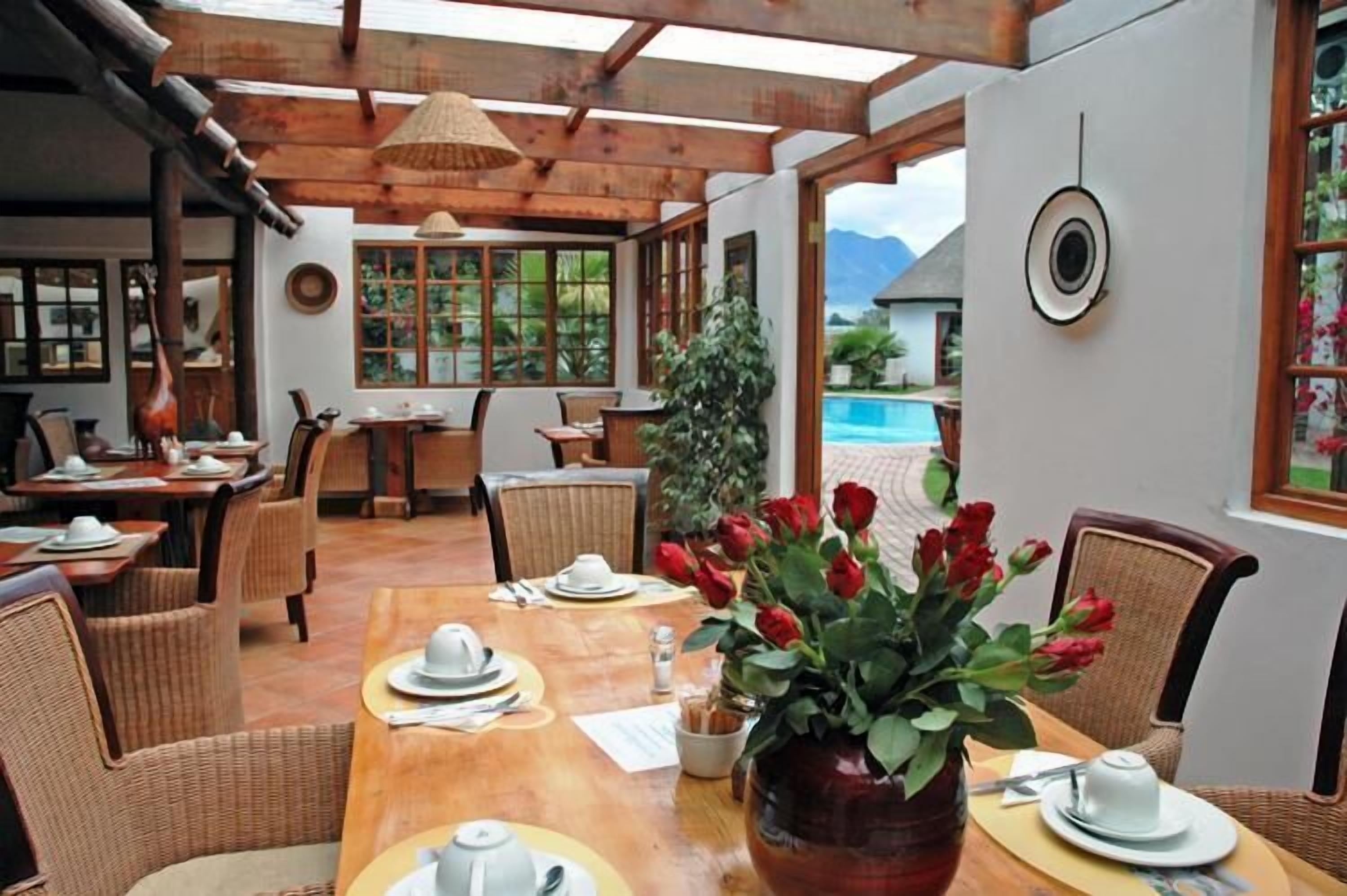 free daily cooked-to-order breakfast