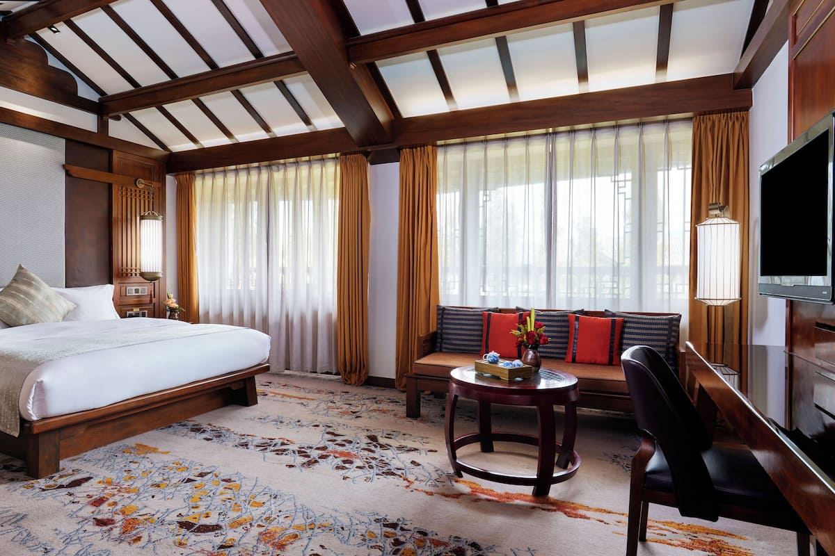 1 bedroom, premium bedding, down comforters, minibar