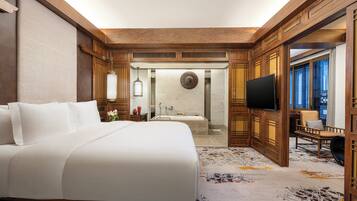 Ropa de cama de alta calidad, cubrecamas y minibar