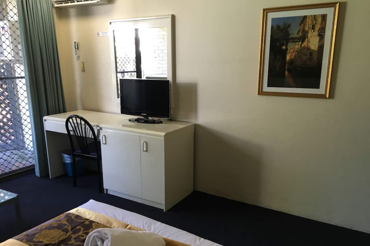 2 bedrooms, individually furnished, desk, iron/ironing board