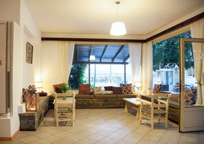 Télévision à écran plat