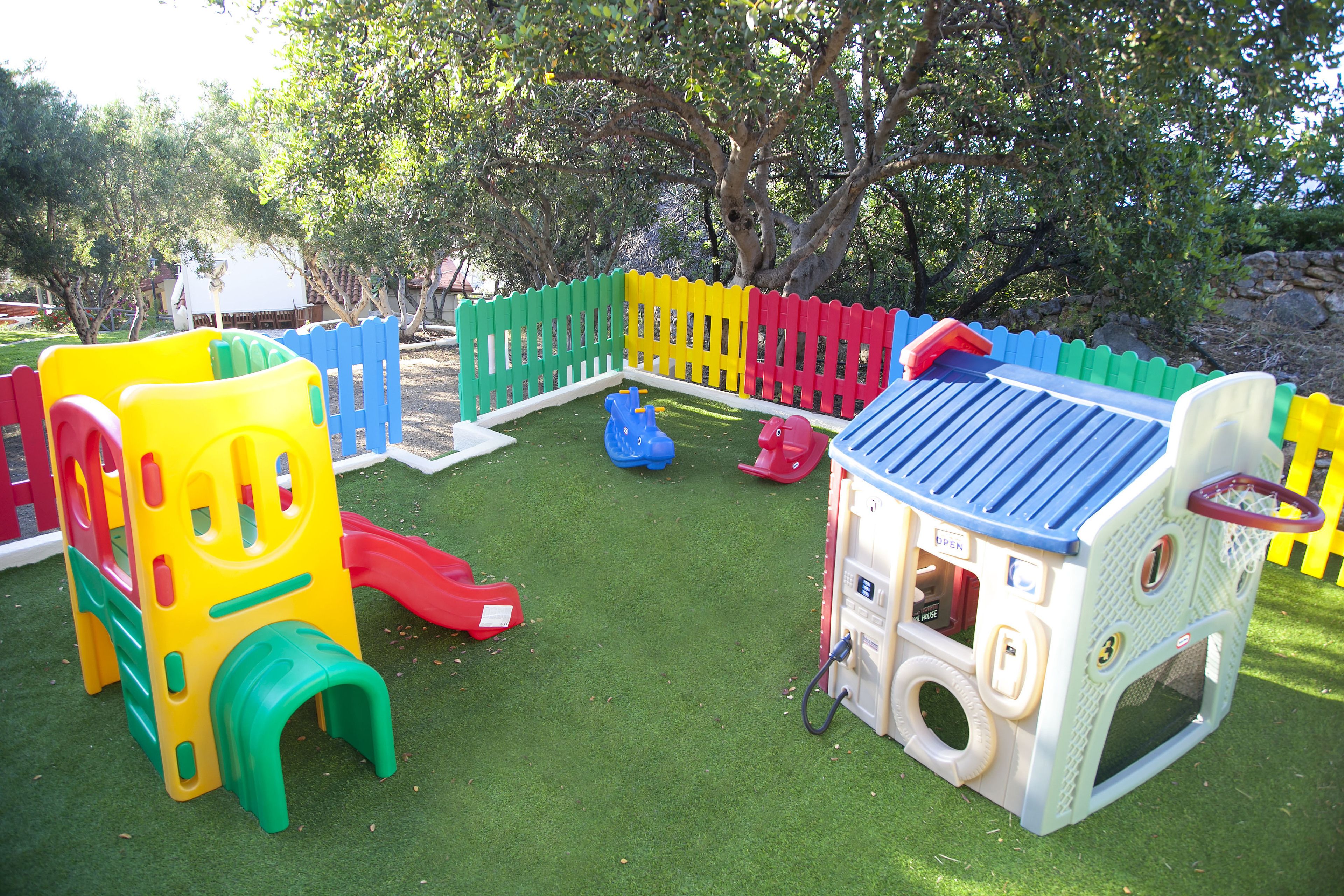 Zona de juegos infantil al aire libre