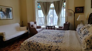 Trang trí khác biệt, trang bị nội thất với thiết kế riêng biệt