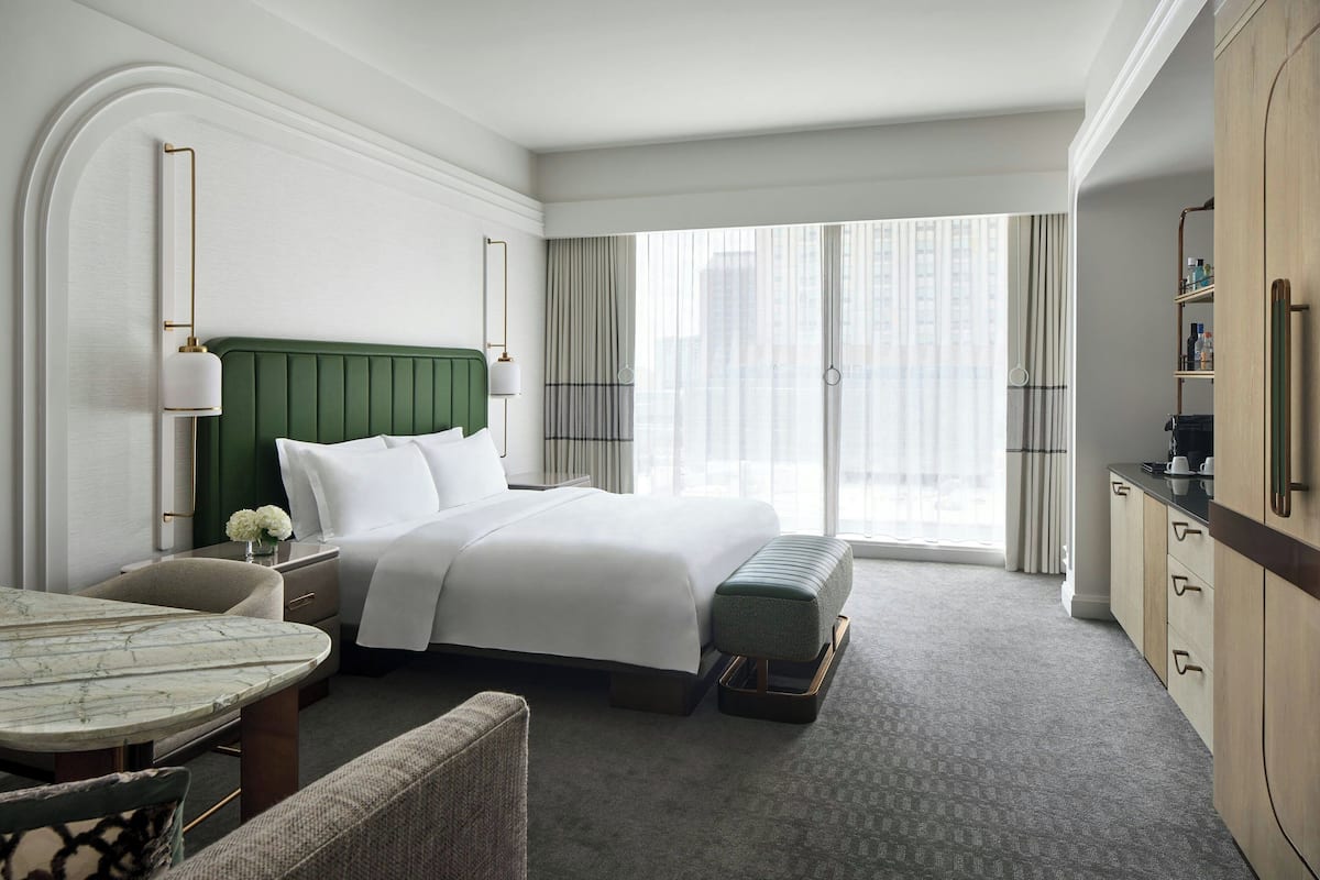 Deluxe Room, 1 King Bed | Frette Italian sheets, premium bedding, down comforters, pillowtop beds