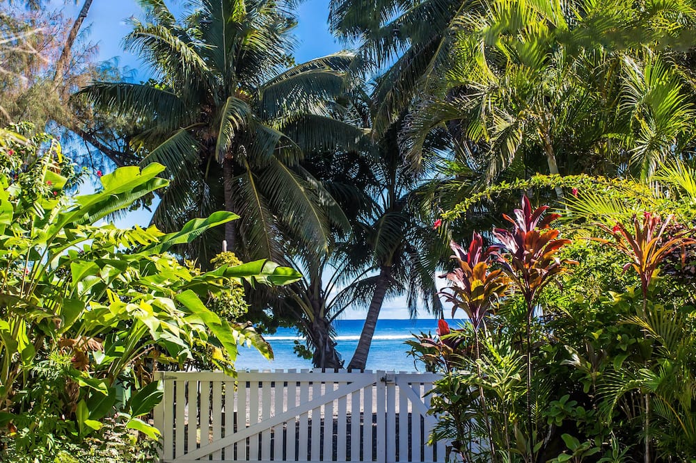 The Black Pearl Beach Side Apartments