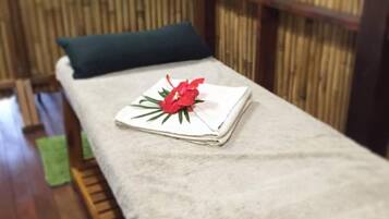 Body treatments, deep-tissue massages, massages on the beach