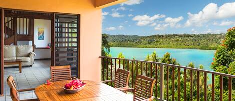 Apartamento, 3 habitaciones, vistas a la laguna | Balcón