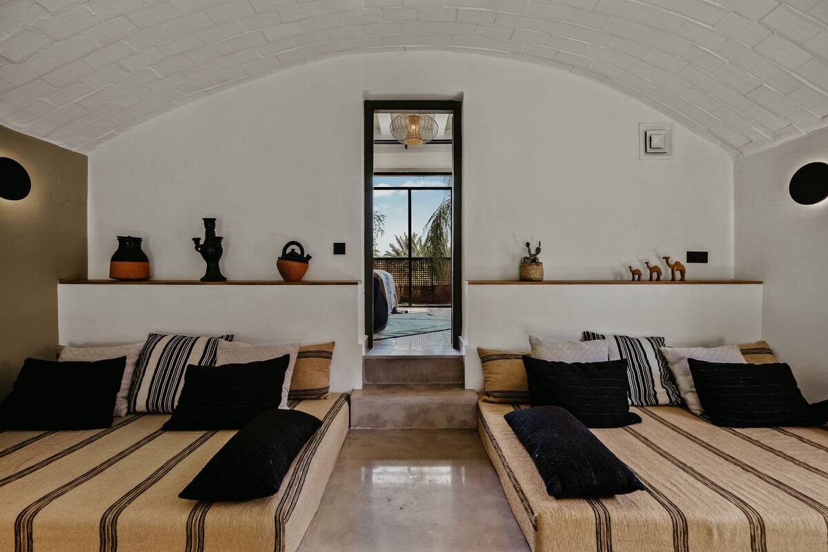 Deluxe Duplex, 1 Bedroom | Premium bedding, minibar, in-room safe, laptop workspace