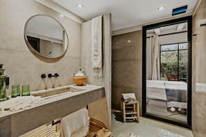 Ensemble douche/baignoire, baignoire relaxante profonde