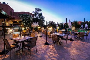2 restaurants servant le petit déjeuner, spécialités Cuisine marocaine