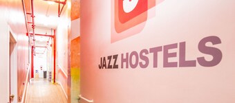 Jazz On The Park Hostel