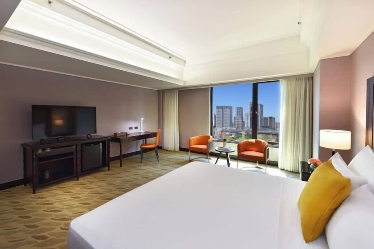 1 bedroom, in-room safe, desk, laptop workspace