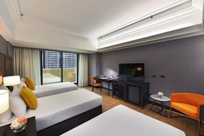In-room safe, desk, laptop workspace, blackout curtains - Fullon Poshtel Linkou  (Taoyuan City)