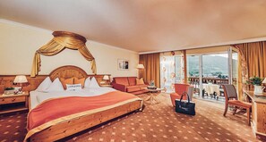 Quarto família | Cofres nos quartos, individualmente decorados