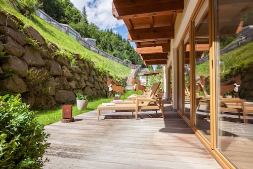 Sauna, steam room, massages