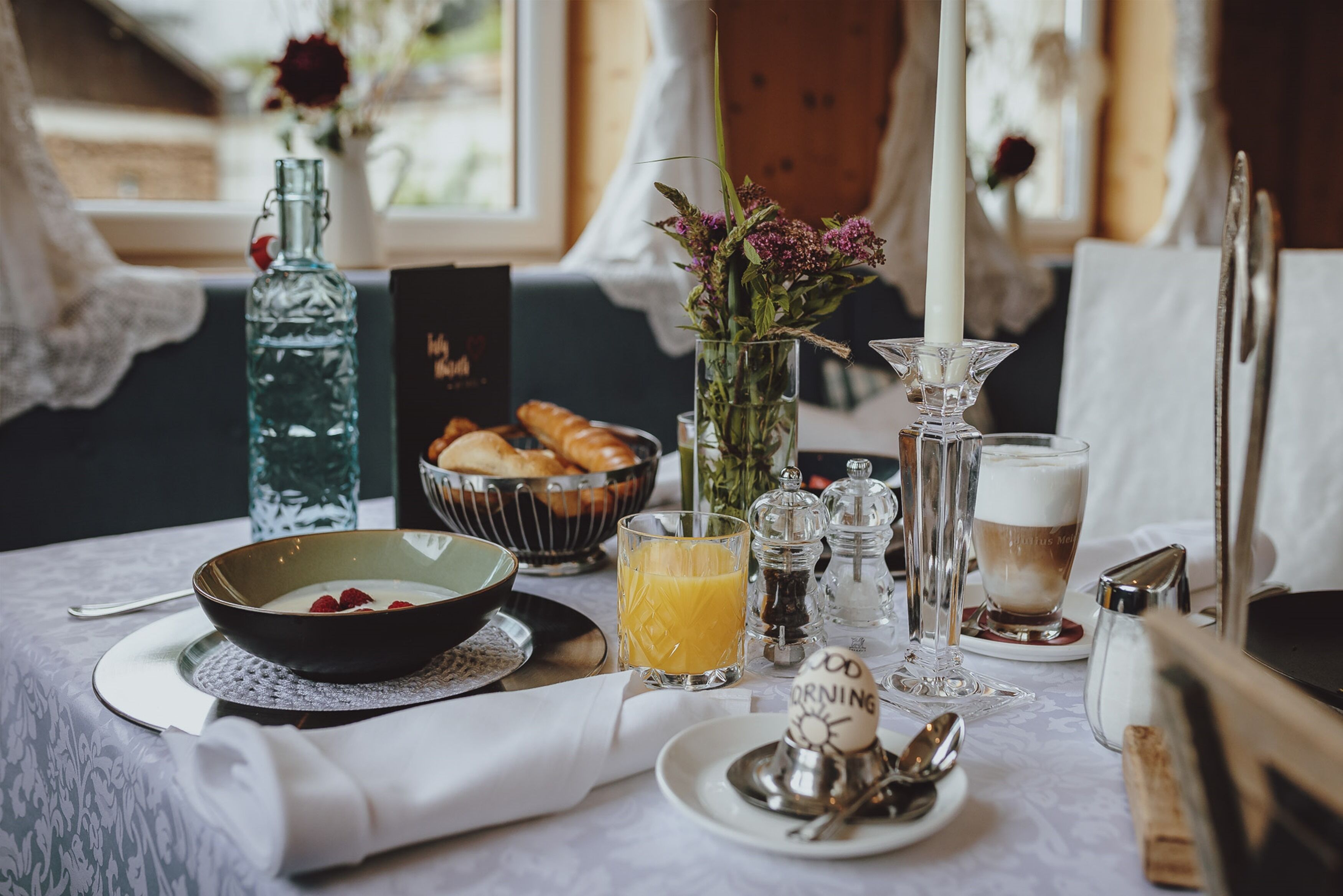 daily buffet breakfast (eur 29 per person)