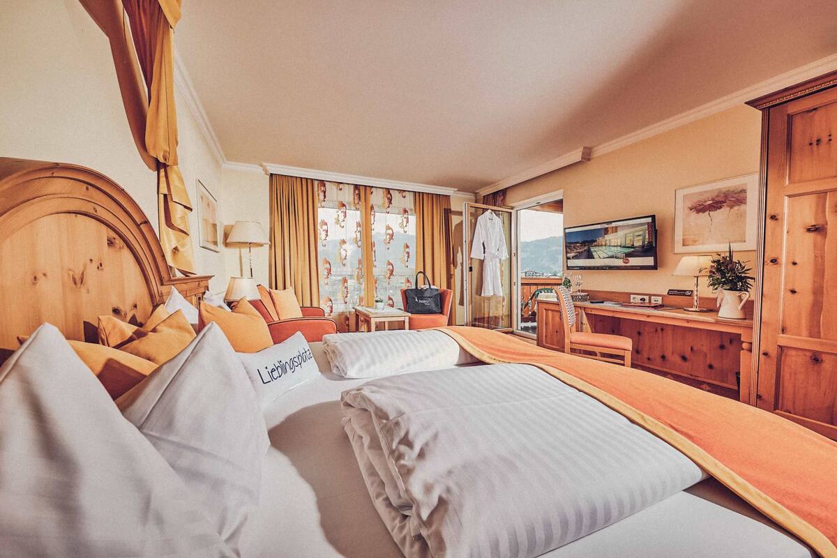 deluxe double room | room amenity