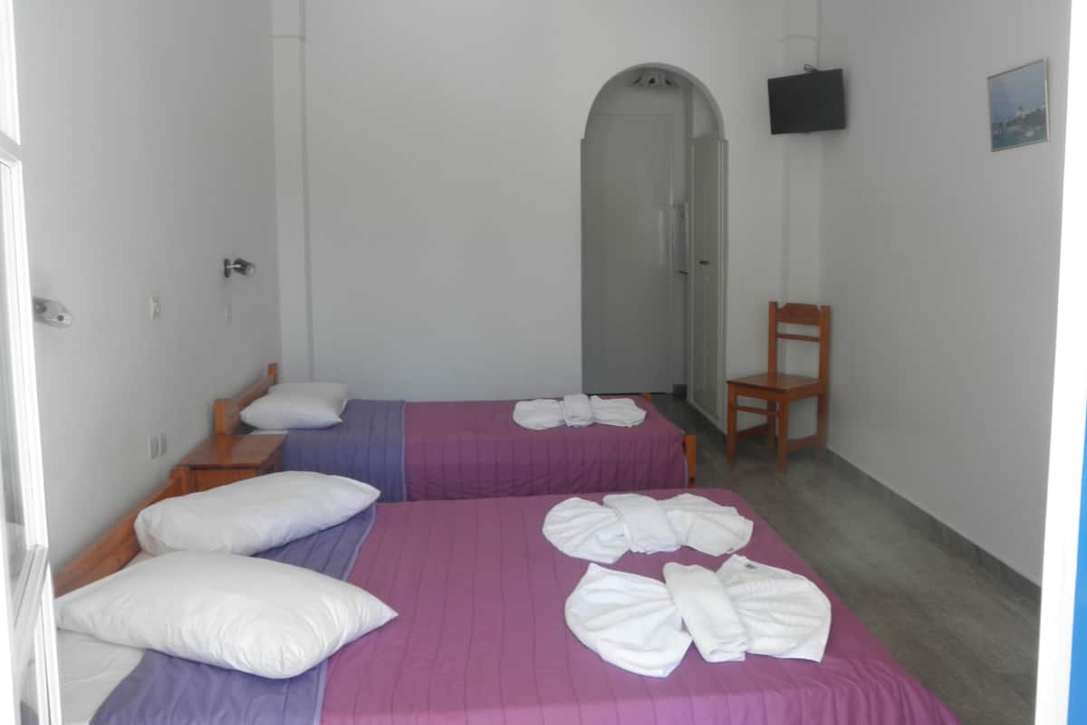 Free cots/infant beds, free WiFi, bed sheets