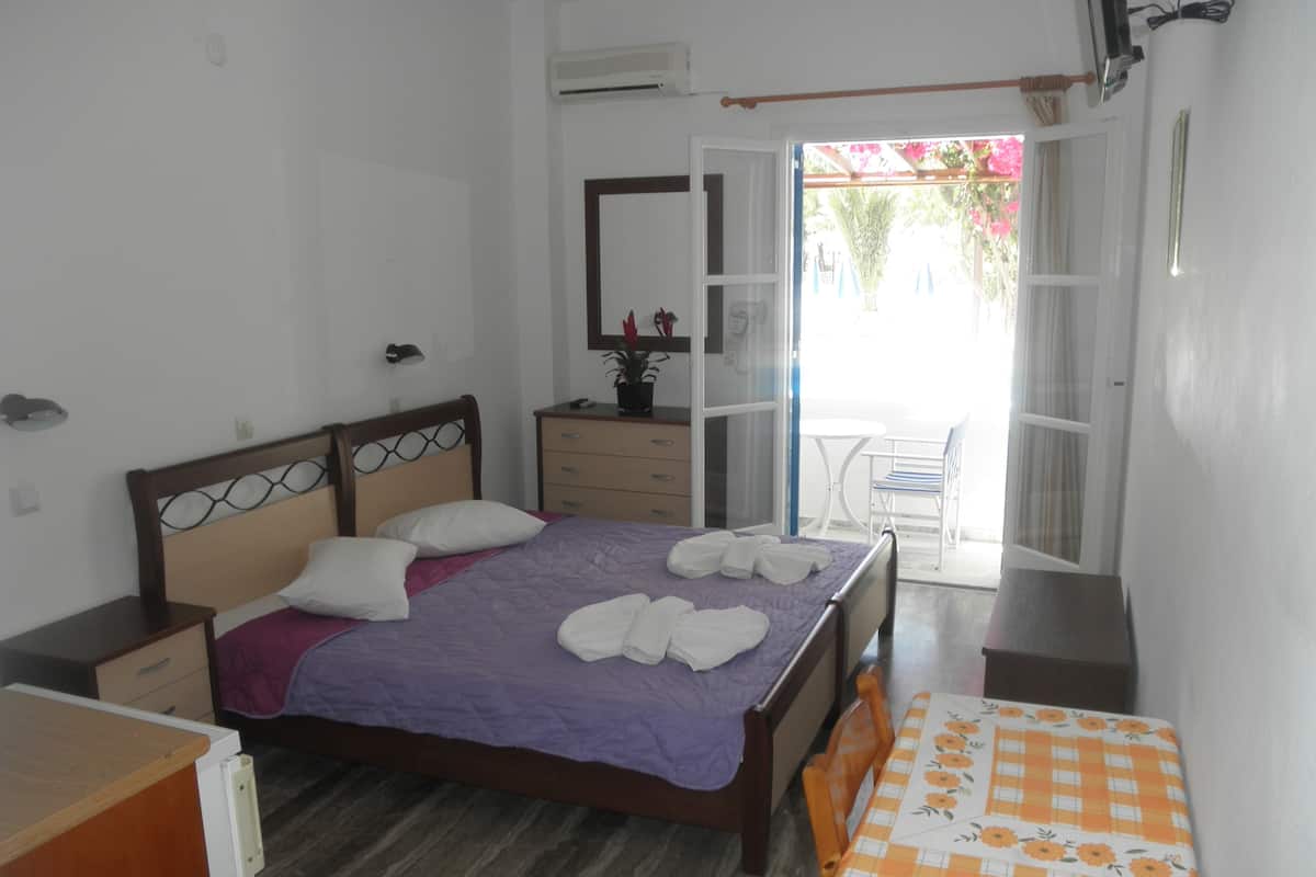 Studio | Free cots/infant beds, free WiFi, bed sheets