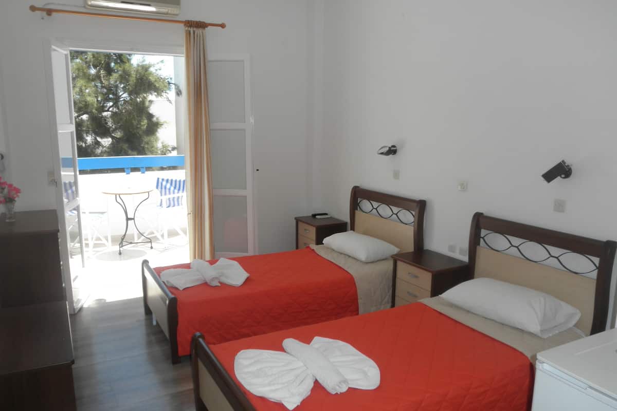 Standard Room | Free cots/infant beds, free WiFi, bed sheets