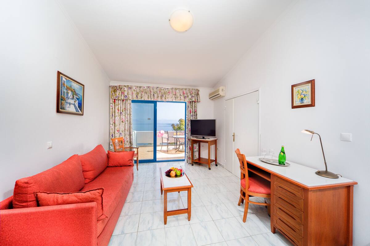 Family Suite, Sea View | 1 bedroom, in-room safe, individually decorated, individually furnished