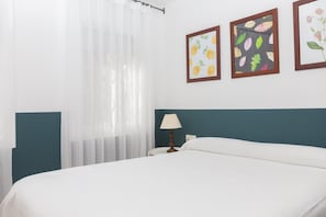 Iron/ironing board, cots/infant beds, free WiFi, bed sheets - Apartamentos Mar de Tossa (Tossa de Mar)