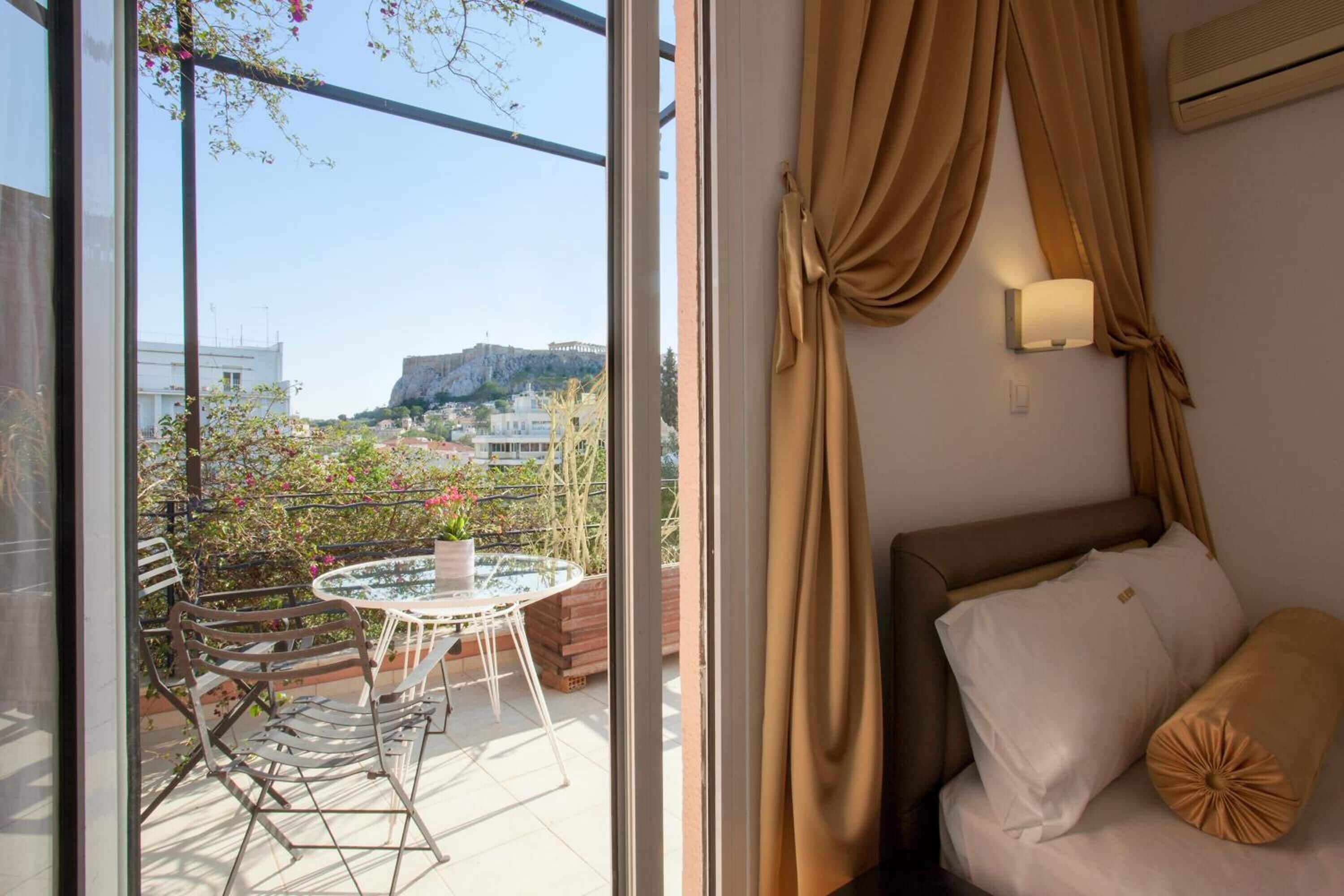 premium bedding, in-room safe, desk, blackout curtains