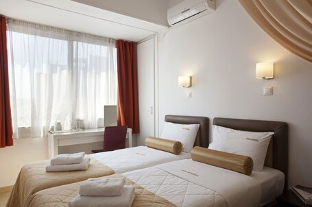 Metropolis Hotel - Image 24